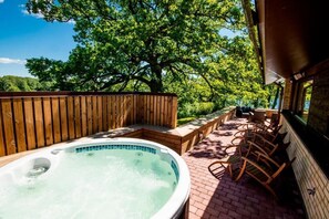 Villa, vistas al mar | Baño | Ducha, artículos de higiene personal ecológicos y secador de pelo