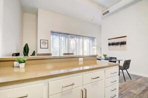 Interior - CozySuites 1BR with Direct Skybridge Access 1 (Indianapolis)