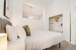 1 chambre, bureau, fer et planche à repasser, Wi-Fi