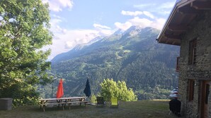 Outdoor dining - Chalet vue Imprenable (Montvalezan)