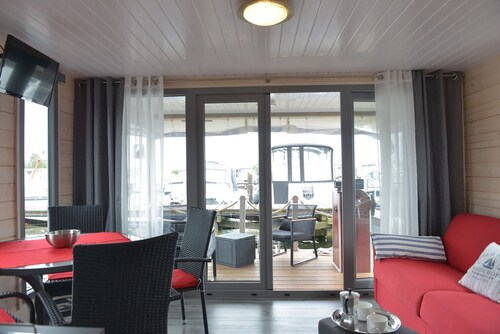 Time out on the Havel - Houseboat "nautikhus"