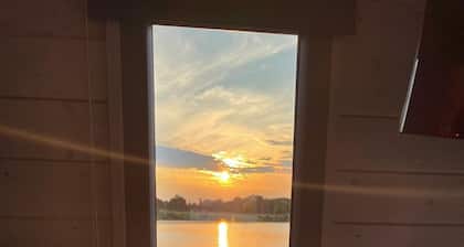 Time out on the Havel - Houseboat "nautikhus"