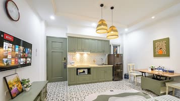 Habitación de lujo doble | Cocina privada | Frigorífico, microondas, horno y arrocera