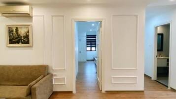 Televisión de pantalla plana 50 cm con canales de televisión por cable