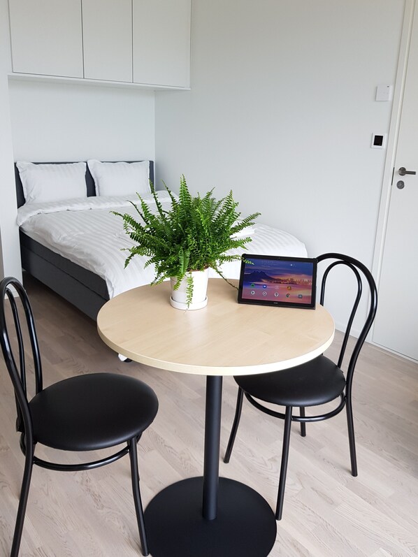 1 bedroom, soundproofing, free WiFi, bed sheets - Studio Elegance in Pasila (Helsinki)