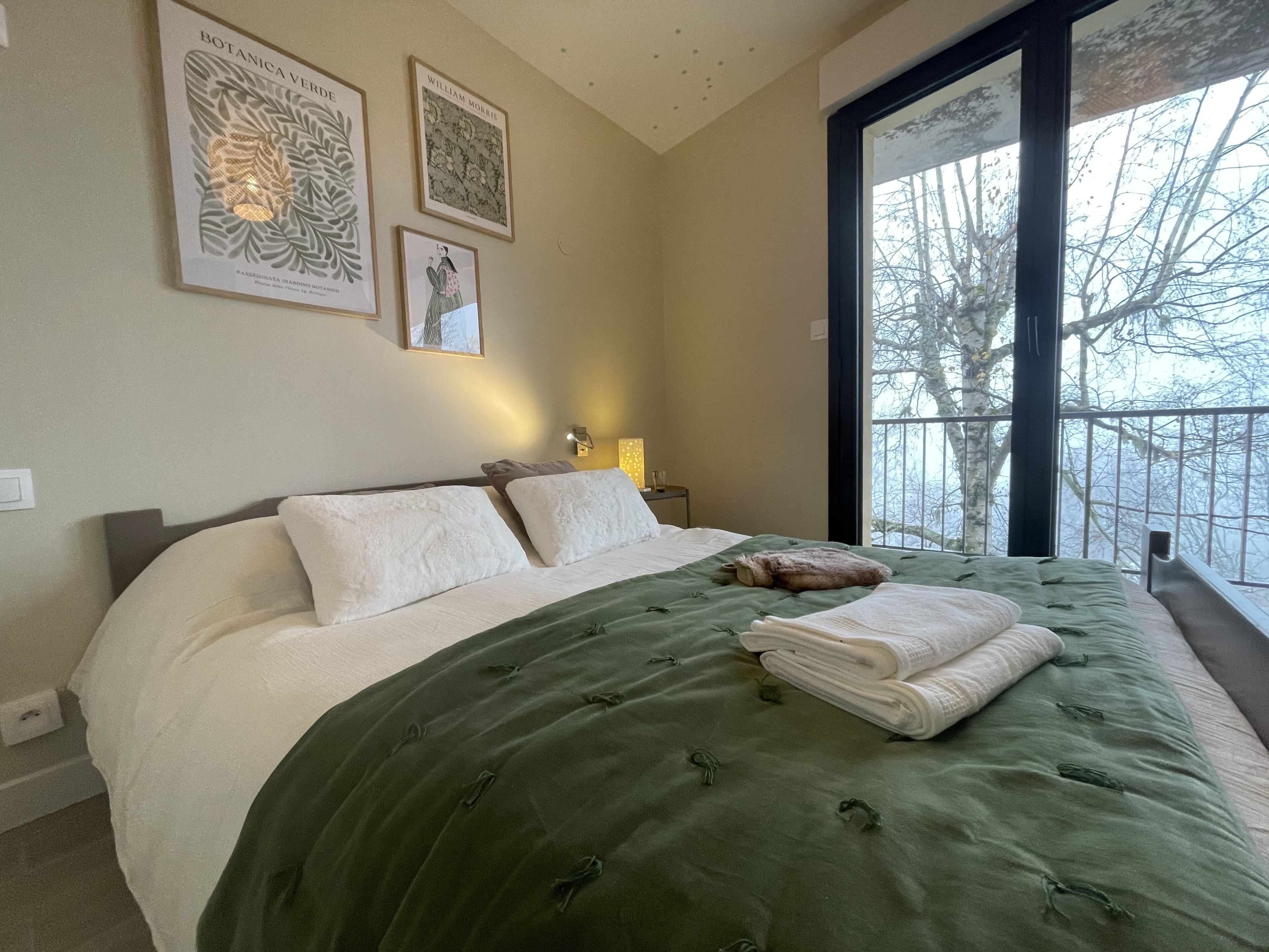 3 chambres, fer et planche à repasser, Wi-Fi gratuit, draps fournis