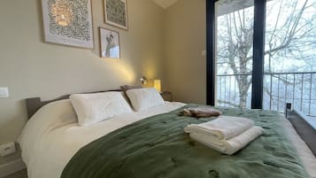 3 chambres, fer et planche à repasser, Wi-Fi gratuit, draps fournis