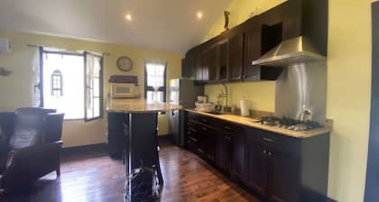 Loft Pres de la mer a 1 km de la mer Tres Calme Avec Beaucoup de Securite bbq ac