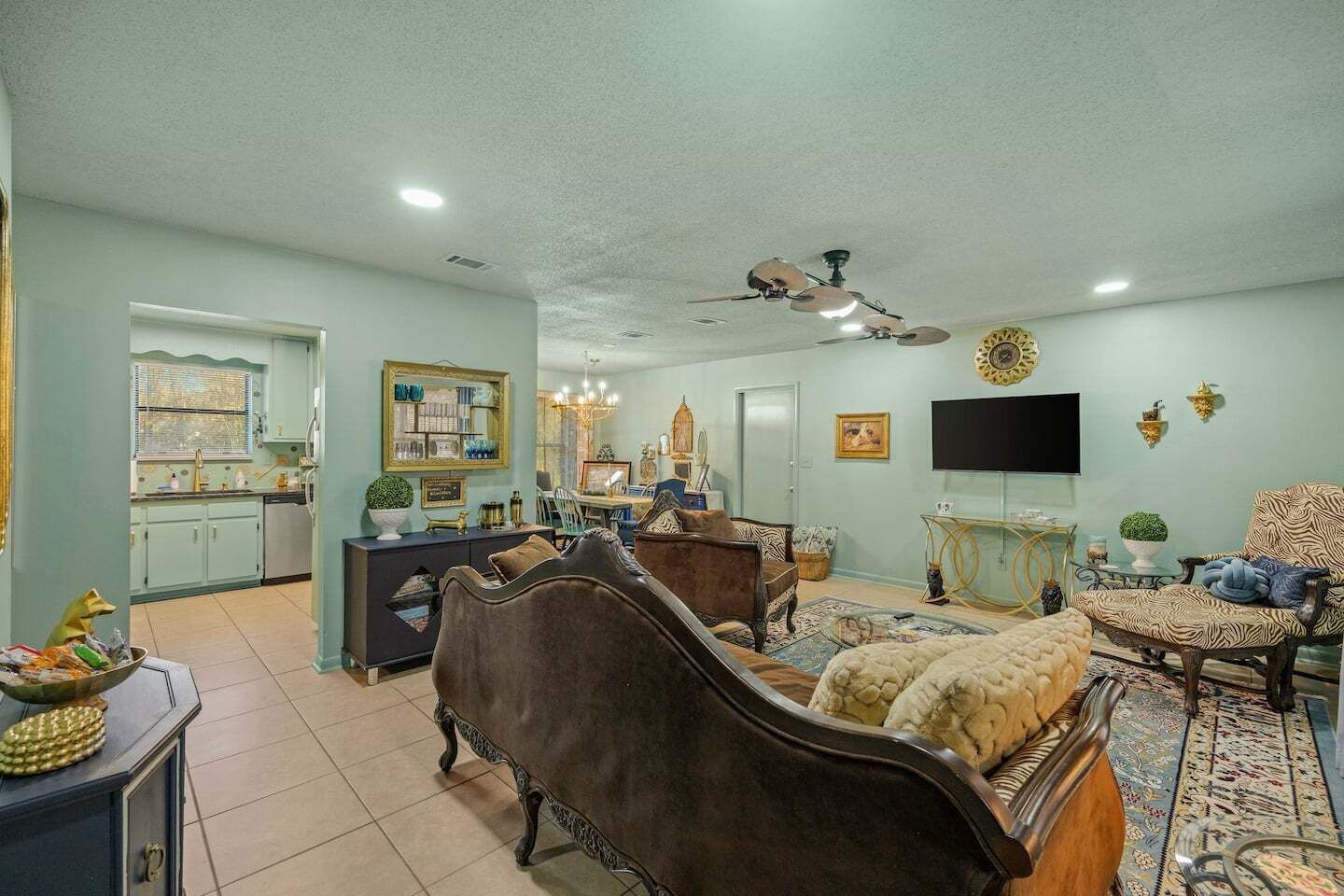 Een smart-tv en een kantoor