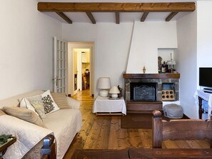 Smart TV - Pepe's Home, comfort for couples or families.





 (Ponte di Legno)