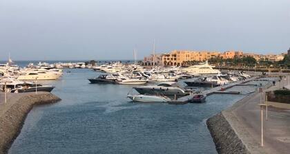 Beautiful two bedroom apartment in El Gouna two minute walk to Marina