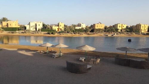 Beautiful two bedroom apartment in El Gouna two minute walk to Marina

