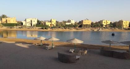 Beautiful two bedroom apartment in El Gouna two minute walk to Marina