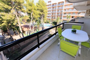 Outdoor dining - Central and economical apartment, perfect for families - UHC CANCUN APARTMENTSUHC CANCUN APARTMENTS (Salou)