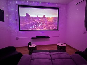 Interior - Maison Romantique ou Familiale Avec Jacuzzi, Sauna, Salle de Cinéma, Babyfoot (Lacroix-Falgarde)