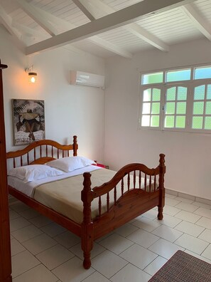 2 slaapkamers, een strijkplank/strijkijzer, wifi, beddengoed