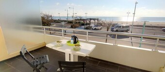 Lovely 2-Bedroom Apartment, Terrace, Near Beach