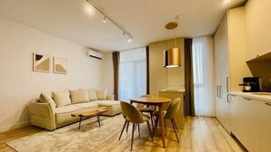 TV, offices - Joy City Stay Vivalia 7B-26 (Timișoara)