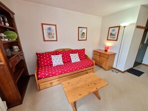 TV - Charming 3 rooms for 6 in Valfréjus, near slopes (Valfréjus)