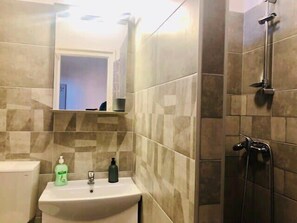 Shower, hair dryer, towels - Joy City Stay Colonel Enescu 3 (Timișoara)