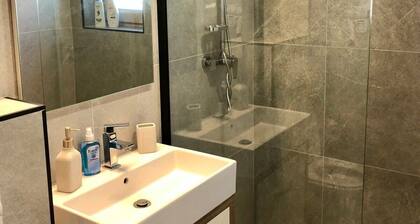 Modern New and Elegant Apartment -PNM Residence D2