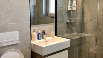 Een douche, een haardroger