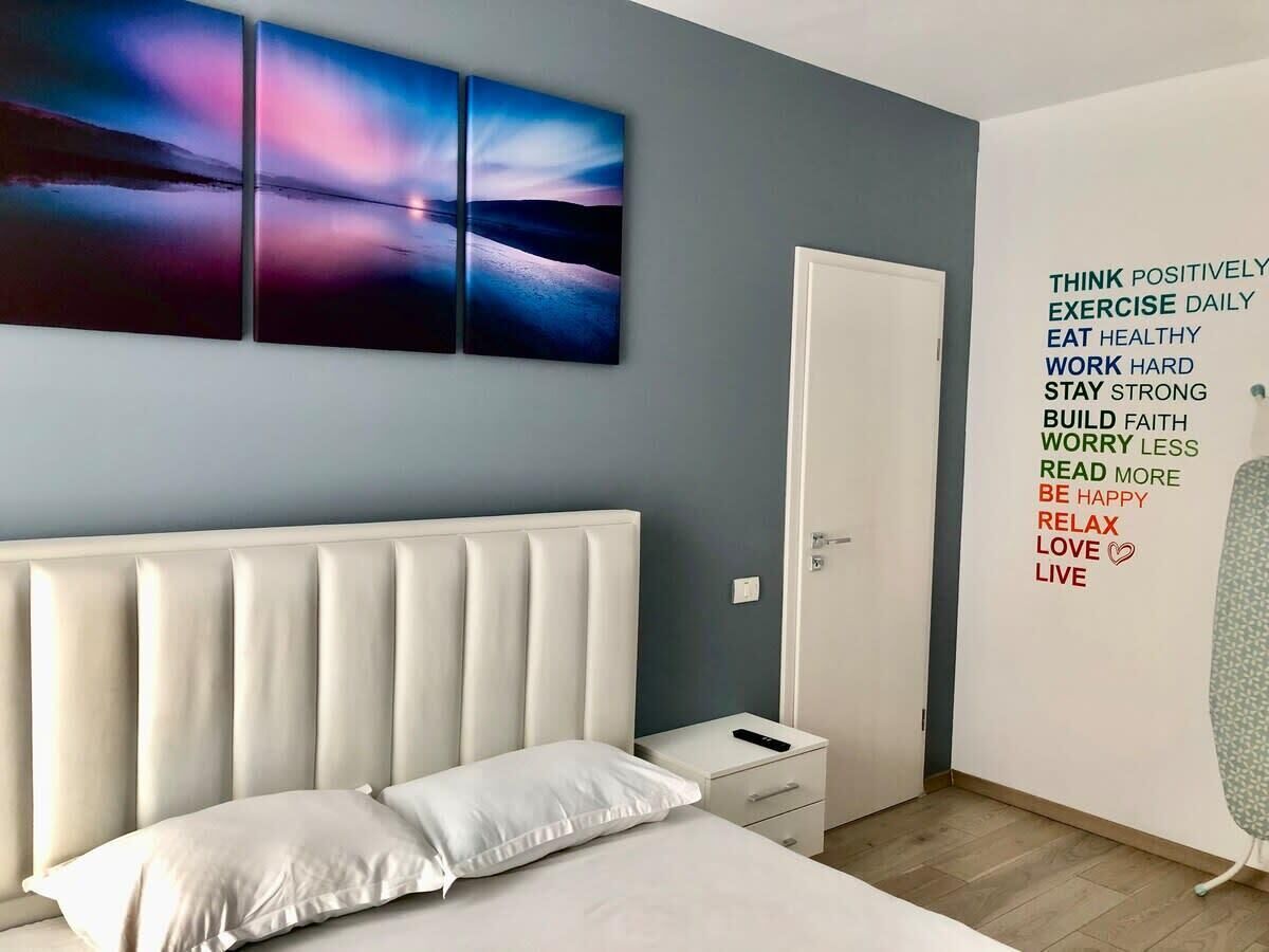 2 bedrooms, iron/ironing board, WiFi, bed sheets