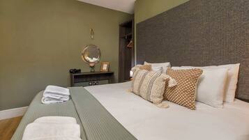 2 Schlafzimmer, BĂŒgeleisen/BĂŒgelbrett, WLAN, BettwĂ€sche