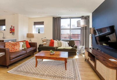 Luxury Two Bedroom Apartment Apt 4