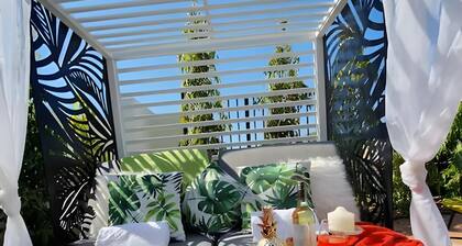 4 BDR Gardens Escape Inner City Townhouse with Secure Parking and Spa