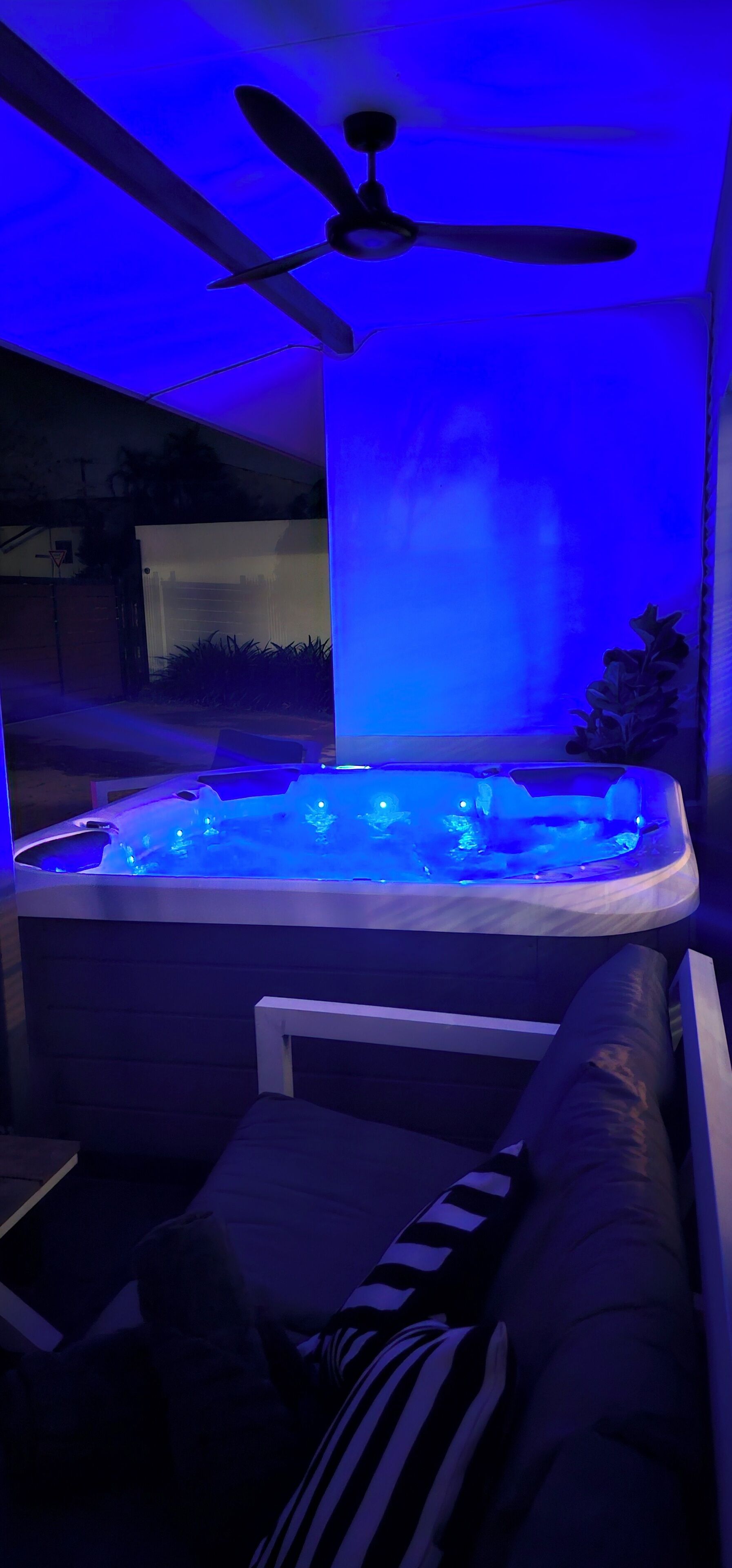 Indoor spa tub