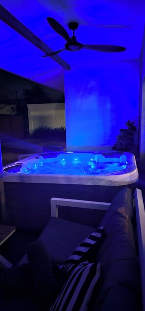 Indoor spa tub
