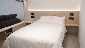 1 slaapkamer, een strijkplank/strijkijzer, wifi, beddengoed