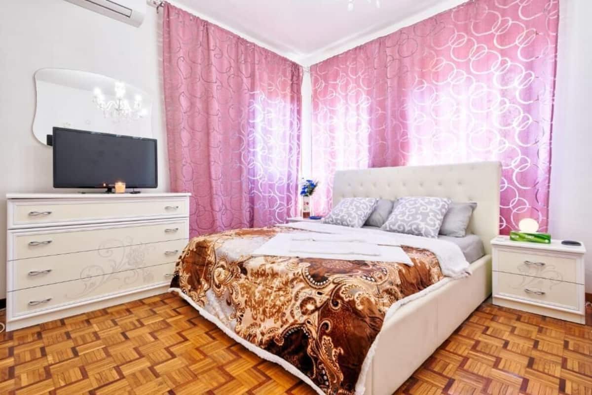 Quarto triplo conforto (1) | 1 quarto, Wi-Fi de cortesia, roupa de cama