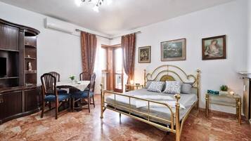 Chambre Familiale (3) | Wi-Fi gratuit, draps fournis