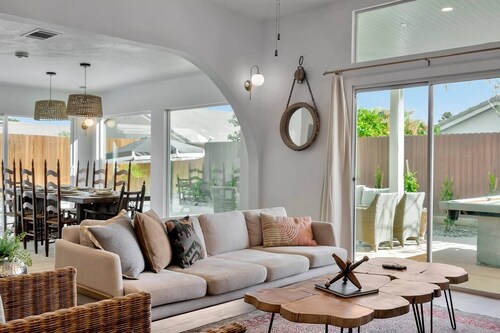 Desert Rose - Tiki Game-room, 10 min to Indian wells tennis garden Festivals, Golf and more!