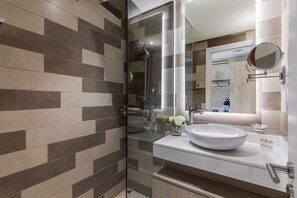 Superior Studio, Balcony, Courtyard View | Bathroom | Shower, free toiletries, hair dryer, slippers