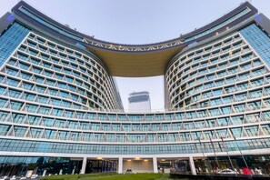 Front of property - New modern studio on Palm Jumeirah (Dubai)