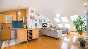 TV, DVD player