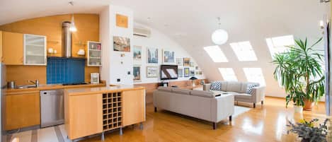 TV, DVD player