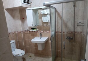 Family Suite, 2 Bedrooms | Bathroom - Koboroz Hotel (Ayvalik)