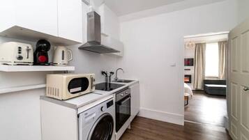 Micro-ondes, grille-pain