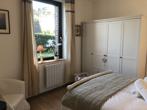 2 bedrooms, iron/ironing board, travel crib, free WiFi