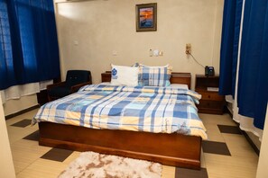 Standard Room | Desk, free WiFi, bed sheets - Freeman Methodist Guest House (Kumasi)