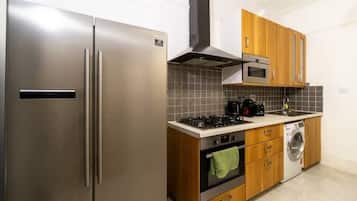 Micro-ondes, four, plaque de cuisson, cafetière/bouilloire