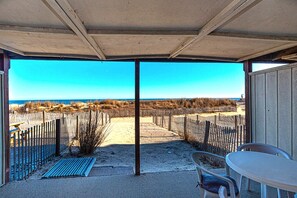 Outdoor dining - One of a kind direct Ocean Front Townhouse with outdoor pool.Linens and towels provided (Ocean City)