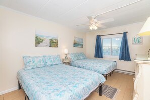 1 bedroom, WiFi, bed sheets - Adorable, highly-amenitized 1-bedroom oceanfront condo with free WiFi, HBO, and an outdoor pool located steps from the beach! (OCEAN CITY)