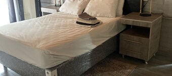 Leafy, safe retreat, close to game park & shopping mall