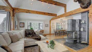 Télévision, cheminée