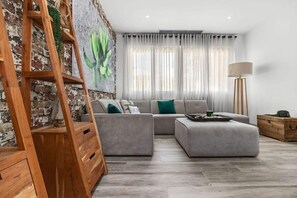 Fernseher, Kamin, Arbeitsbereiche